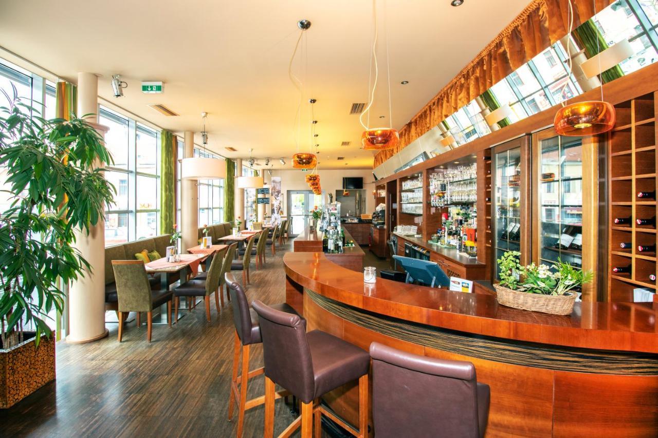 Hotel Restaurant Winkler Mürzzuschlag Esterno foto